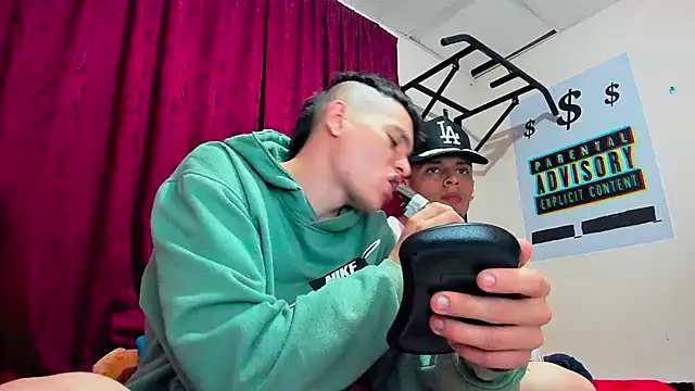 Snapshot of davidlatin66 chatting on October 10, 2025, 4:00 am davidlatin66 online show from October 10, 2025, 4:00 am