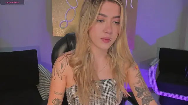 EveBensonX online show from November 14, 2025, 12:48 pm