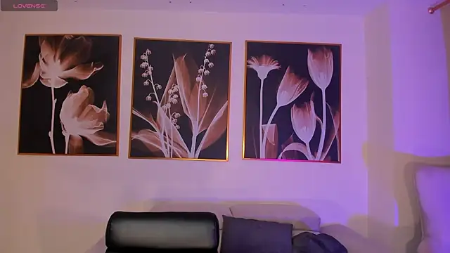 EveBensonX online show from March 22, 2026, 5:49 pm