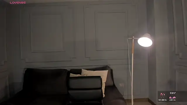 EveBensonX online show from April 2, 2026, 6:49 pm