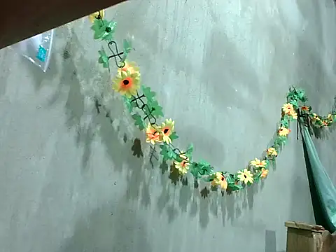 2ocmaxi online show from October 23, 2025, 5:12 pm