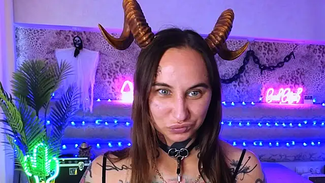 Cool Freak  online show from September 19, 2025, 10:27 am