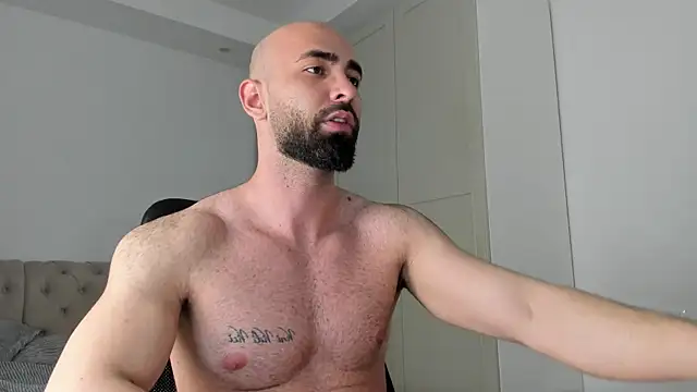 MichaelMasterss online show from April 17, 2026, 9:07 pm