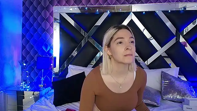 Snapshot of victoriaa_lee_ chatting on April 17, 2026, 7:39 pm victoriaa lee online show from April 17, 2026, 7:39 pm