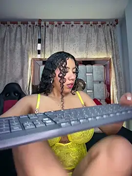 Snapshot of serena_willow chatting on May 6, 2026, 11:15 am serena willow online show from May 6, 2026, 11:15 am