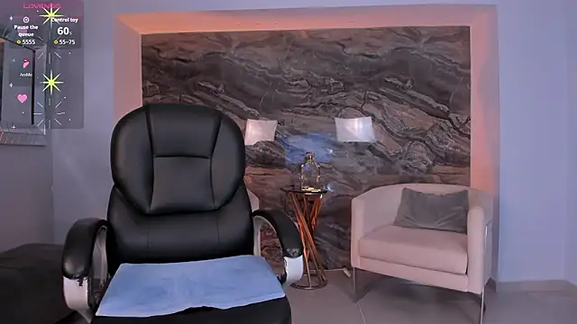 RenataReyes online show from February 13, 2026, 8:38 pm