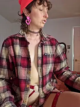 mossy kiss online show from February 13, 2025, 6:48 pm