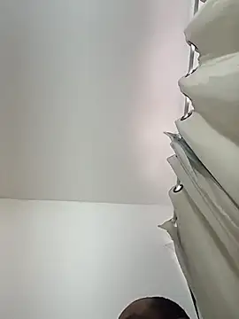 Snapshot of paulpovb chatting on April 21, 2026, 6:44 pm paulpovb online show from April 21, 2026, 6:44 pm