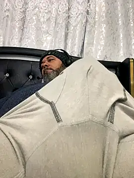 Snapshot of Cristian-Brayan chatting on November 28, 2025, 12:30 pm Cristian-Brayan online show from November 28, 2025, 12:30 pm