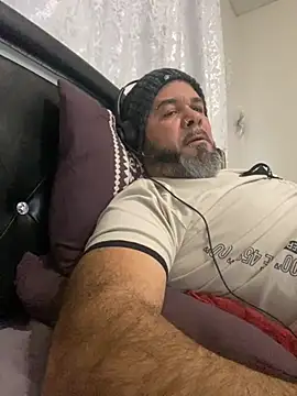 Snapshot of Cristian-Brayan chatting on December 1, 2025, 1:38 pm Cristian-Brayan online show from December 1, 2025, 1:38 pm