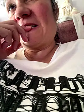 Snapshot of gabiTetas chatting on December 19, 2025, 7:54 pm gabiTetas online show from December 19, 2025, 7:54 pm