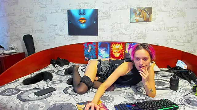 Snapshot of KagamiTayga chatting on January 19, 2025, 8:07 am KagamiTayga online show from January 19, 2025, 8:07 am