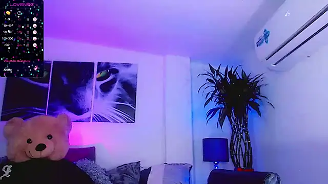 Sophiesweet5 online show from March 24, 2026, 7:13 am