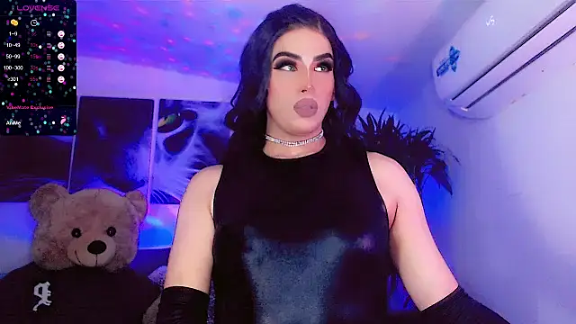 Sophiesweet5 online show from April 12, 2026, 6:40 am