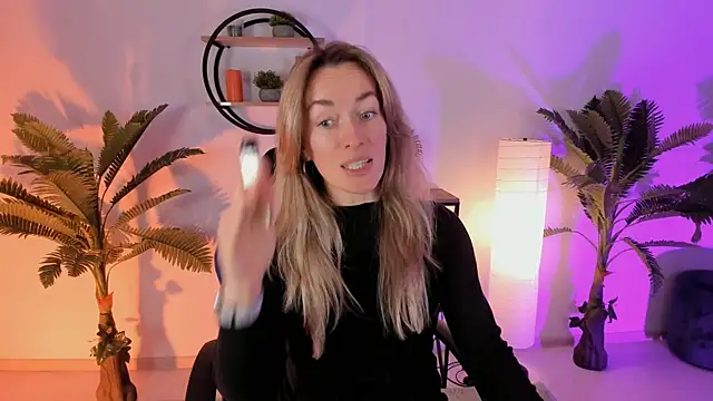 Snapshot of RebeccaMartinez chatting on January 31, 2025, 6:57 am RebeccaMartinez online show from January 31, 2025, 6:57 am