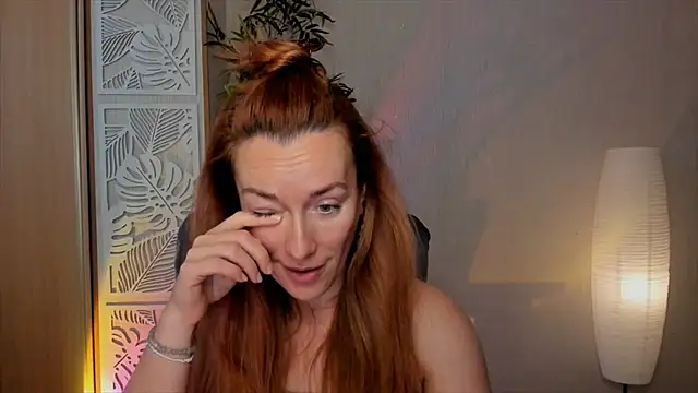Snapshot of RebeccaMartinez chatting on April 6, 2026, 6:25 am RebeccaMartinez online show from April 6, 2026, 6:25 am