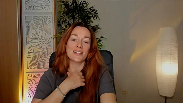 Snapshot of RebeccaMartinez chatting on April 10, 2026, 12:10 pm RebeccaMartinez online show from April 10, 2026, 12:10 pm