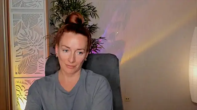 Snapshot of RebeccaMartinez chatting on May 22, 2026, 12:11 pm RebeccaMartinez online show from May 22, 2026, 12:11 pm
