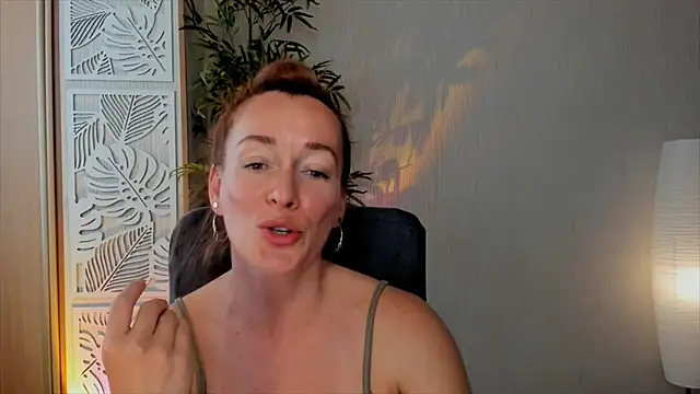 Snapshot of RebeccaMartinez chatting on June 7, 2026, 8:07 am RebeccaMartinez online show from June 7, 2026, 8:07 am