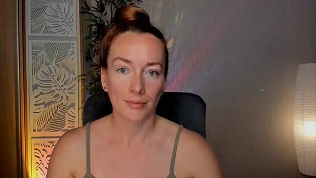 Snapshot of RebeccaMartinez chatting on June 12, 2026, 5:28 am RebeccaMartinez online show from June 12, 2026, 5:28 am