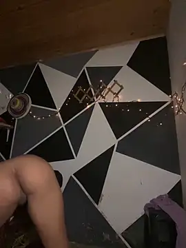 emilyharber online show from April 10, 2026, 8:02 pm