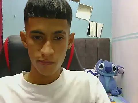 Angelstripboy online show from May 12, 2026, 11:02 pm