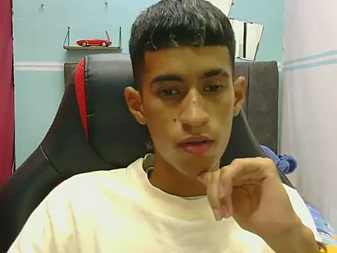 Angelstripboy online show from May 18, 2026, 11:10 pm