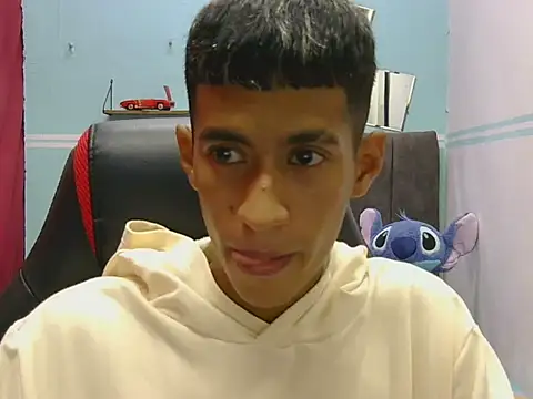 Angelstripboy online show from May 19, 2026, 6:36 pm