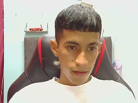 Angelstripboy online show from May 22, 2026, 11:43 pm