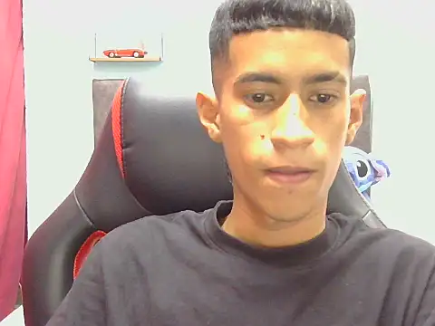 Angelstripboy online show from May 29, 2026, 5:44 pm