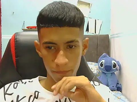 Angelstripboy online show from June 10, 2026, 11:13 pm