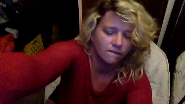 Snapshot of TrashleyRosebud chatting on July 30, 2026, 1:32 pm TrashleyRosebud online show from July 30, 2026, 1:32 pm