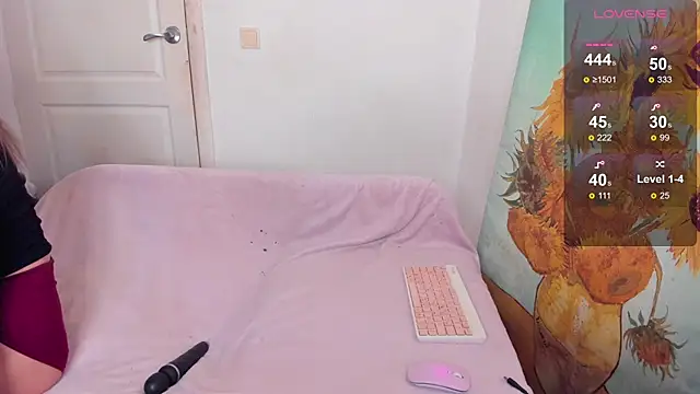 Snapshot of nymphobaby chatting on October 6, 2025, 12:24 pm nymphobaby online show from October 6, 2025, 12:24 pm