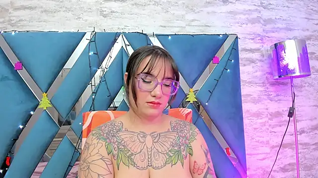 Snapshot of DEVA_BLUE_ chatting on December 11, 2024, 8:04 am DEVA BLUE online show from December 11, 2024, 8:04 am