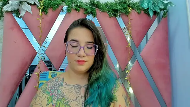 Snapshot of DEVA_BLUE_ chatting on January 8, 2025, 7:13 am DEVA BLUE online show from January 8, 2025, 7:13 am