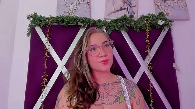 DEVA BLUE  online show from November 25, 2025, 4:56 am