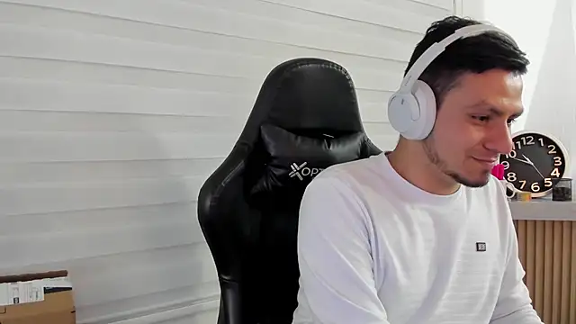 Rick Diesel  online show from November 4, 2025, 3:49 am