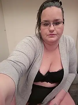 XxGipsyxX online show from April 25, 2026, 2:03 pm