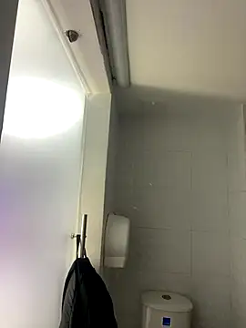 Snapshot of MalaikaBrown chatting on December 4, 2025, 12:03 pm MalaikaBrown online show from December 4, 2025, 12:03 pm