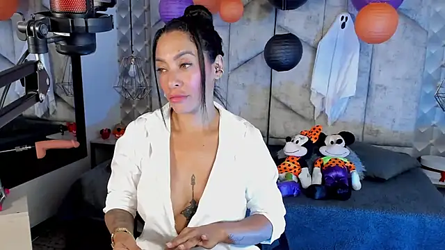 NiicolleMiller online show from October 24, 2025, 12:30 am