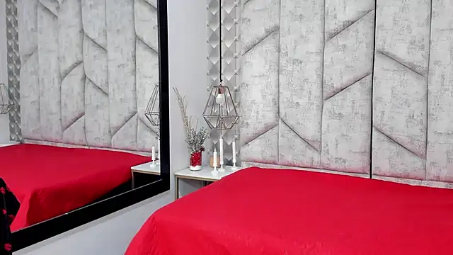 NiicolleMiller online show from December 16, 2025, 5:18 pm