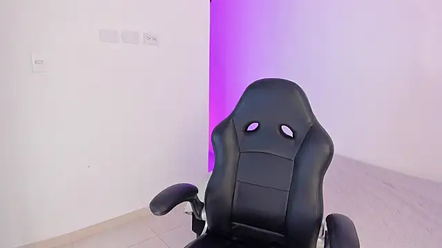 Snapshot of AnitaHaywood_ chatting on November 28, 2025, 9:28 pm AnitaHaywood online show from November 28, 2025, 9:28 pm