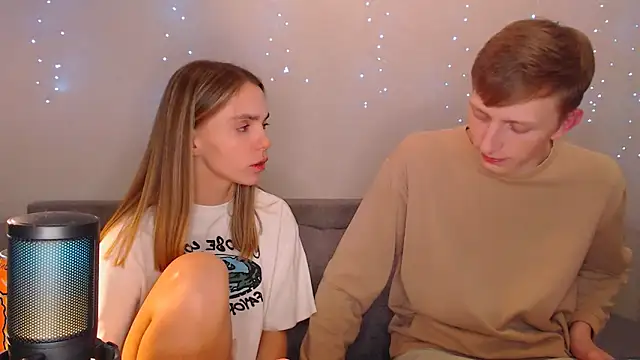 juliaanddima online show from March 21, 2025, 12:29 am