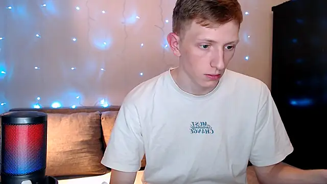 juliaanddima online show from September 10, 2025, 11:16 pm