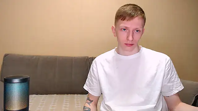 Snapshot of juliaanddima chatting on March 10, 2026, 6:51 am juliaanddima online show from March 10, 2026, 6:51 am