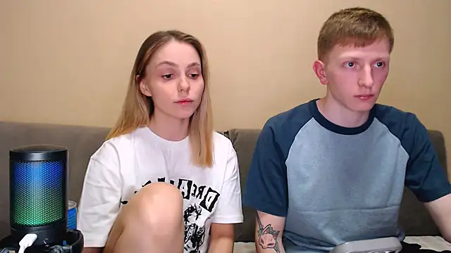 Snapshot of juliaanddima chatting on March 20, 2026, 10:25 pm juliaanddima online show from March 20, 2026, 10:25 pm