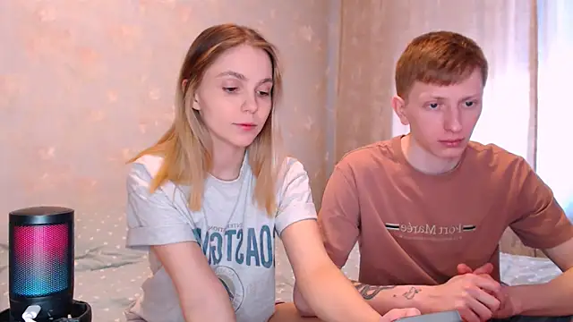 Snapshot of juliaanddima chatting on April 2, 2026, 8:56 am juliaanddima online show from April 2, 2026, 8:56 am