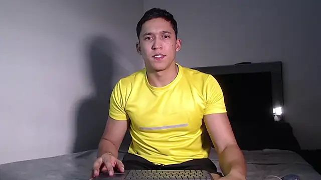 Snapshot of angel_sensual95 chatting on July 10, 2026, 4:28 am angel sensual95 online show from July 10, 2026, 4:28 am