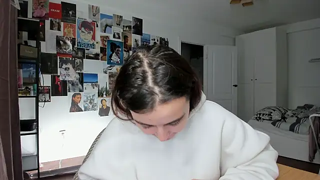 Tenderalise online show from January 5, 2025, 8:31 pm