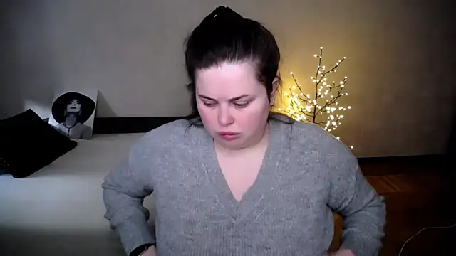 Emily Mo online show from April 8, 2026, 6:02 am